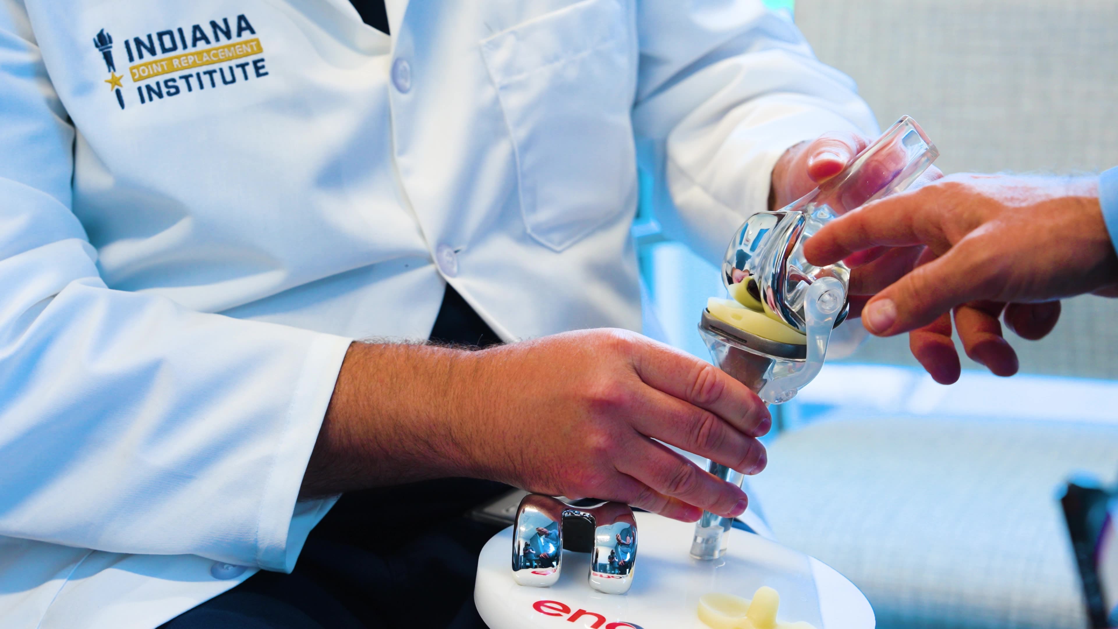 Indiana Orthopedic Institute provider demonstrating a joint replacement model